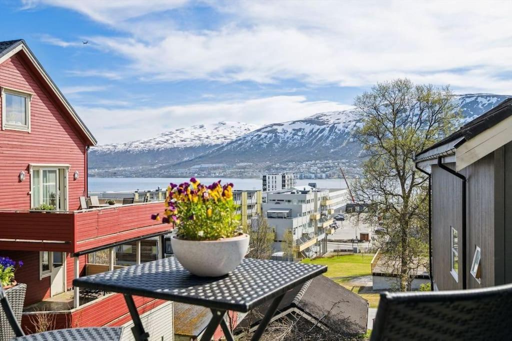 Cozy Little House In Tromso City Exteriör bild