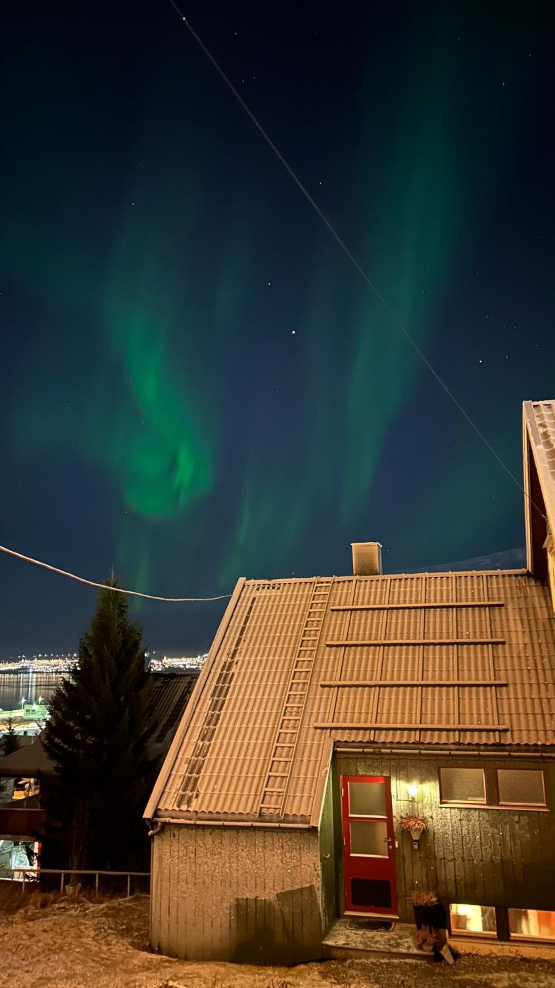 Cozy Little House In Tromso City Exteriör bild